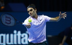 Federer chật vật vào bán kết giải Basel