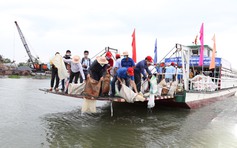 Vĩnh Long: Tiêu hủy nhiều công cụ đánh bắt thủy sản trái phép