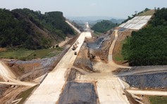 Khơi thông 'xương sống' cao tốc Bắc - Nam: Cần chia sẻ rủi ro giữa nhà nước và doanh nghiệp