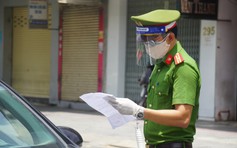 Đà Nẵng phong tỏa: Không bằng lái, giả giấy tờ luồng xanh chở hàng thông chốt