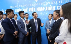 Bí thư Thành ủy TP.HCM: “Tôi muốn các bạn trẻ động viên tôi...“