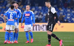 Ronaldo vẫn “nổ súng” nhưng Juventus gục ngã trước Napoli đang bệ rạc