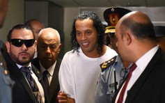 Ronaldinho sắp được Paraguay trả tự do, người hâm mộ phấn khởi