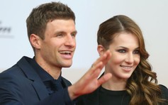 ‘Sao’ của Bayern Munich, Thomas Muller chui xuống hầm để… né vợ con