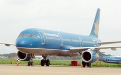 Máy bay Vietnam Airlines suýt đụng máy bay nước ngoài