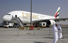 Emirates cắt giảm chuyến bay vì thiếu hàng trăm phi công