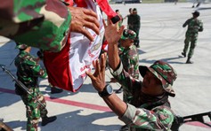 Lính Indonesia được lệnh bắn người hôi của tại vùng thảm họa
