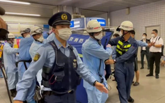 Ghét ‘phụ nữ hạnh phúc’, ra tay đâm 10 người trên chuyến tàu ở Tokyo