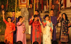 Nhiều nghệ sĩ được tôn vinh trong đêm khai mạc Festival nghề truyền thống Huế