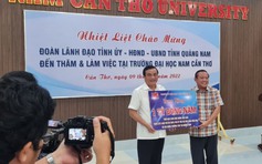 Trường ĐH Nam Cần Thơ tặng học bổng 1 tỉ đồng cho học sinh