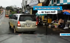 Ô tô bật đèn cảnh báo nguy hiểm… đi ‘dạo phố’: Dân mạng ngao ngán