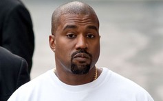 Kanye West bị tước bằng tiến sĩ sau loạt tranh cãi