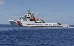 Ông Duterte, EU lên tiếng vụ tàu Trung Quốc 'phun vòi rồng’ vào tàu Philippines ở Biển Đông