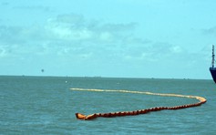 Nguy cơ tràn dầu do chìm tàu ở Sơn Trà