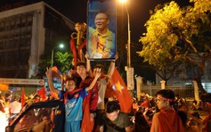 U.22 Việt Nam vô địch SEA Games: Người Cần Thơ nhường đường cho xe cứu thương
