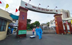 TP.HCM: Bệnh viện Bệnh nhiệt đới 'nội bất xuất, ngoại bất nhập' vì nhân viên mắc Covid-19