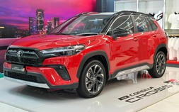 Cận cảnh Toyota Corolla Cross 2024 bản đắt tiền, kỳ vọng về Việt Nam