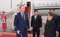 Ngoại trưởng Anh bị chỉ trích vì thuê máy bay tư nhân đắt tiền đi công tác