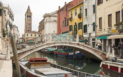 Tới Venice đừng chỉ chụp ảnh đi thuyền, 'check in' ngay với các cây cầu độc đáo