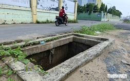 Hố ga 'há miệng'