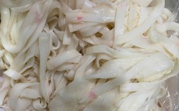 Xuất hiện hình ảnh mì Quảng có màu lạ ở chợ Huế, chính quyền lập tức kiểm tra