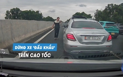 Hai ô tô lạng lách chèn đường nhau, tài xế dừng xe 'đấu khẩu' trên cao tốc
