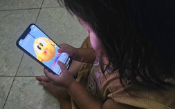 Nghiện lướt video ngắn: Bác sĩ cảnh báo hệ lụy ở trẻ nhỏ và thanh thiếu niên