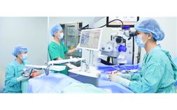 Lấy lại thị lực cho bệnh nhân viêm màng bồ đào gây đục thủy tinh thể