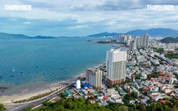 Từ núi Cô Tiên ngắm trọn vịnh Nha Trang, thu hút người leo: Chính quyền khuyến cáo