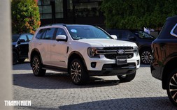 SUV 7 chỗ: Ford Everest duy trì sự áp đảo đối thủ