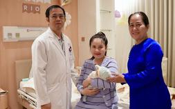 TP.HCM: Kỳ tích sinh mổ lần 5, người mẹ ôm con trong nước mắt hạnh phúc