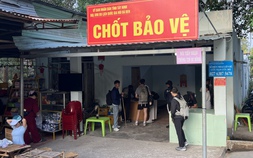 Núi Bà Đen cảnh báo nguy cơ đá lăn, sạt lở trên đường mòn xuống chùa Bà