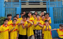 Hơi ấm tình thân ở mái ấm Ánh Sáng