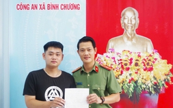 Nam sinh viên chuẩn bị tốt nghiệp tình nguyện thực hiện nghĩa vụ công an nhân dân