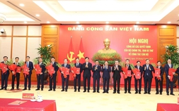 Bộ Chính trị, Ban Bí thư điều động, phân công 12 nhân sự