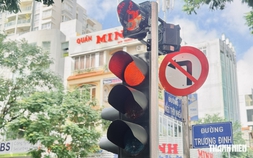 Nhiều giao lộ trên đường Ngô Thời Nhiệm vừa lắp đèn tín hiệu: Có gì thay đổi?