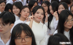 Lời nhắn nhủ trong lễ khai giảng khiến học sinh 'thả tim' rần rần