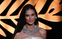 Demi Moore suýt mất vai diễn vào tay Madonna vì rượu và ma túy