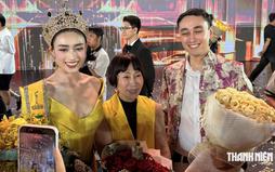 Mẹ của 'bông hồng lai' Emoura Phạm: Mọi người đi ngủ, con vẫn ngồi học tiếng Việt