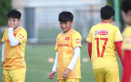 Sao trẻ bất ngờ vì được lên đội tuyển nữ Việt Nam, thần tượng Huỳnh Như, Thanh Nhã