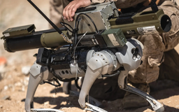 Lính thủy đánh bộ Mỹ thử nghiệm dùng chó robot bắn tên lửa