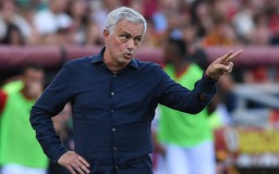 HLV Mourinho giải thích lý do nhận thẻ đỏ trong trận AS Roma thắng Monza