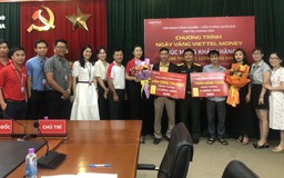 Viettel Khánh Hòa trao giải thưởng đặc biệt cho 3 khách hàng may mắn