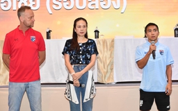Đội tuyển Thái Lan: Madam Pang và HLV Polking bất ngờ làm giống hệt Việt Nam