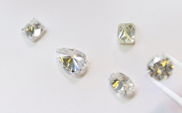 Kim cương Nga bị ‘xa lánh’ ở trung tâm giao dịch đá quý thế giới
