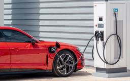 Giá ô tô điện trên thế giới vẫn cao hơn xe xăng, dầu