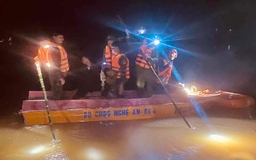 Nghệ An: Lật thuyền, 3 cha con tử vong