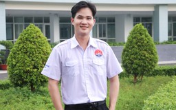 Chàng thủ khoa kép từng muốn bảo lưu kết quả học tập để làm công nhân