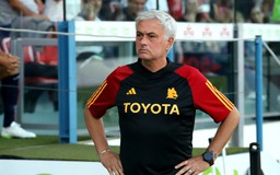 HLV Mourinho lên tiếng về tương lai ở AS Roma