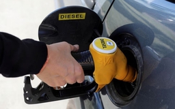 Giá xăng dầu hôm nay 27.11.2023: Tiếp tục giảm nhẹ